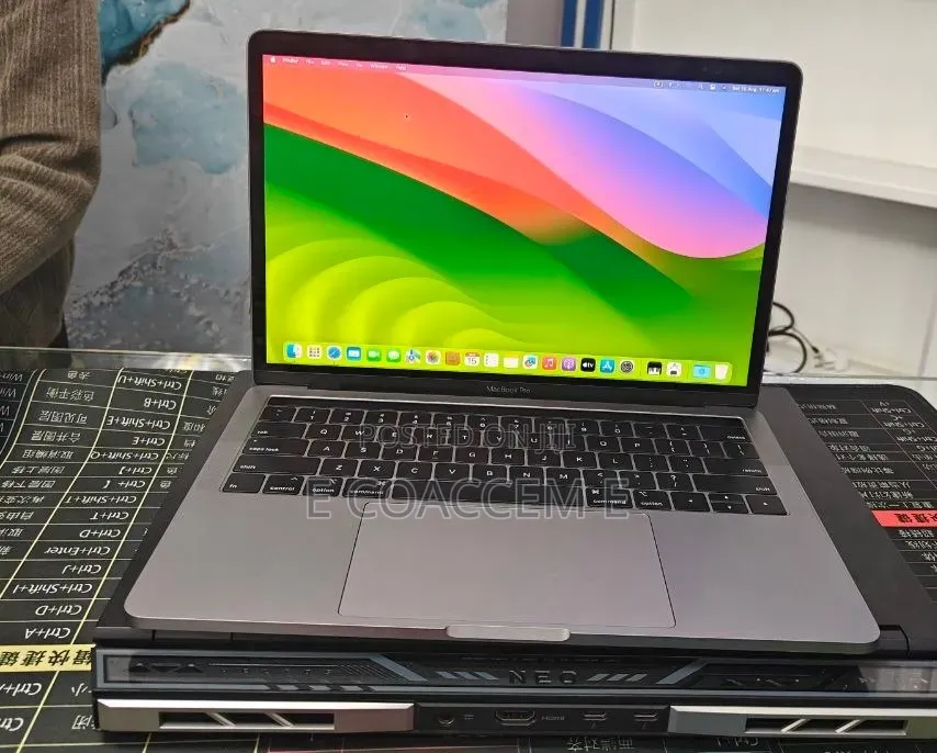 New Laptop Apple MacBook 8GB SSD 512GB