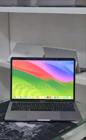 New Laptop Apple MacBook Pro 2020 M1 8GB Apple M1 Pro SSD 256GB