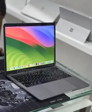 New Laptop Apple MacBook Pro 2020 M1 8GB Apple M1 Pro SSD 256GB