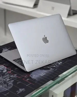 New Laptop Apple MacBook Pro 2020 M1 8GB Apple M1 Pro SSD 256GB