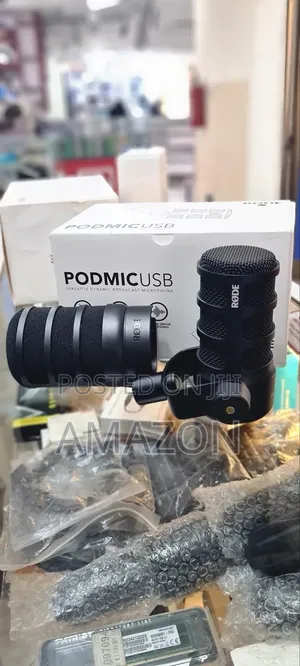RØDE PodMic USB – Dynamic Broadcast Microphone (USB XLR)