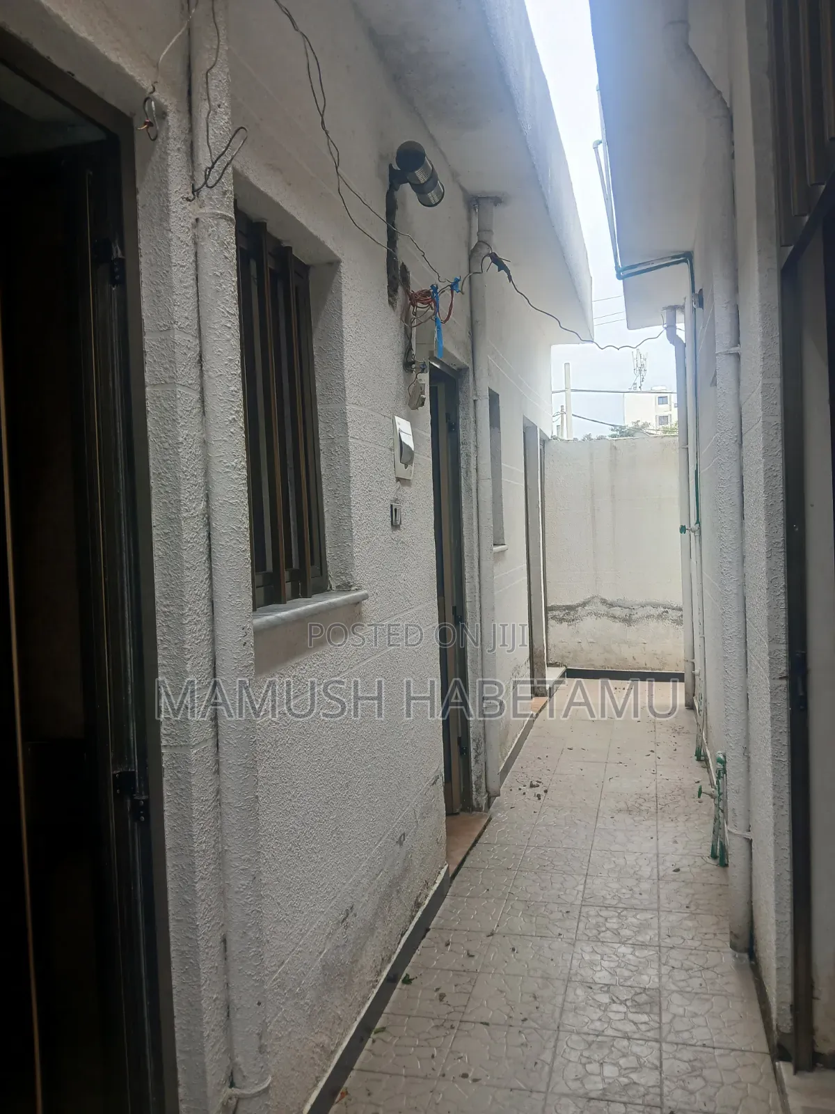 Furnished 6bdrm Villa in ቃሊቲ ወርቁ ሰፈር, Nifas Silk-Lafto for sale