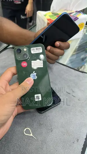 New Apple iPhone 13 128 GB Green