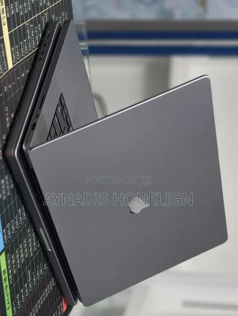 New Laptop Apple MacBook Pro 2019 16GB Apple M1 Pro SSD 512GB