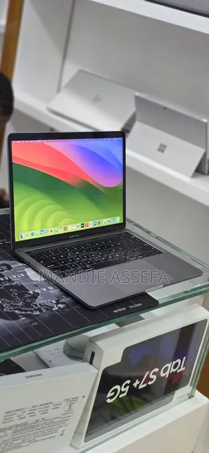 New Laptop Apple MacBook Pro 2020 M1 16GB Apple M1 SSD 512GB