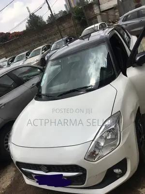 Suzuki Swift 2022 White