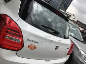 Suzuki Swift 2022 White