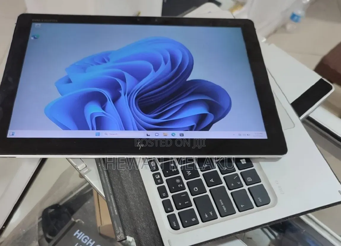 New Laptop HP X2 8GB Intel Core i5 SSD 128GB