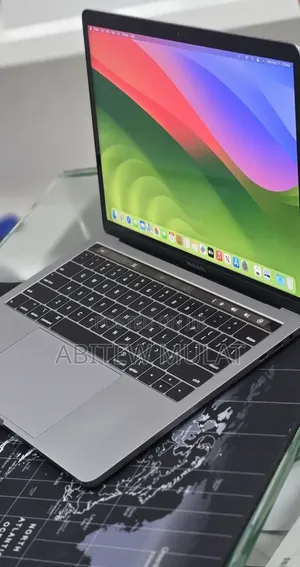 New Laptop Apple MacBook Pro 2020 M1 8GB Apple M1 SSD 256GB
