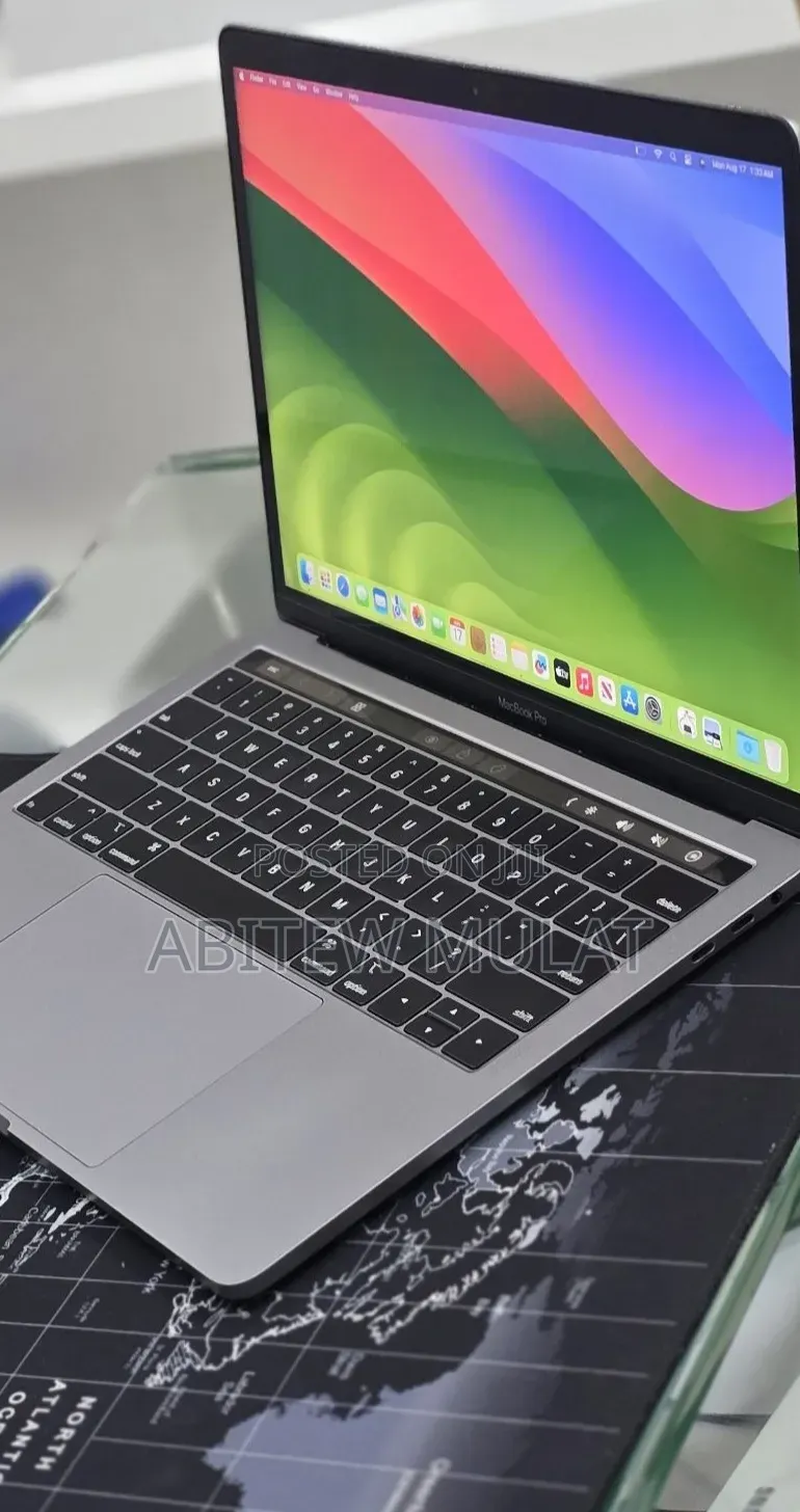 New Laptop Apple MacBook Pro 2020 M1 8GB Apple M1 SSD 256GB