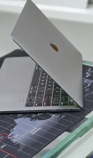 New Laptop Apple MacBook Pro 2020 M1 8GB Apple M1 SSD 256GB