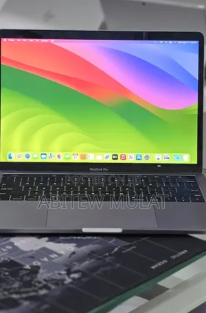 New Laptop Apple MacBook Pro 2020 M1 8GB Apple M1 SSD 256GB