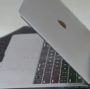 New Laptop Apple MacBook Pro 2020 M1 8GB Apple M1 Pro SSD 256GB