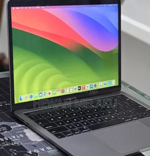 New Laptop Apple MacBook Pro 2020 M1 8GB Apple M1 Pro SSD 256GB