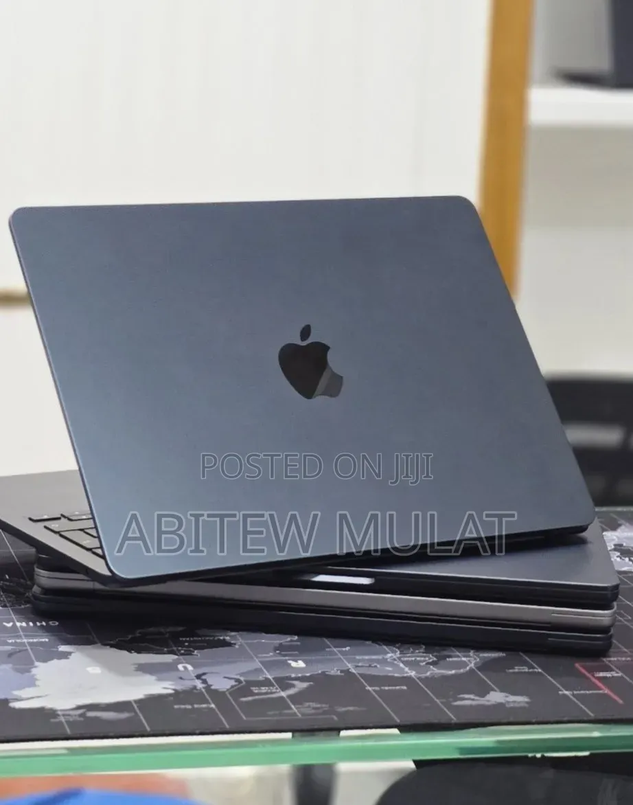 New Laptop Apple MacBook Air 2025 M4 16GB Apple M4 SSD 256GB