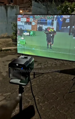 Smart Projector 200 Inch