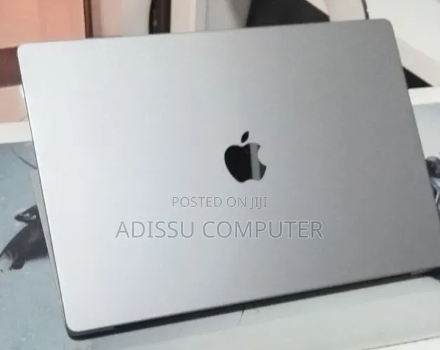 New Laptop Apple MacBook Pro 2019 32GB Apple M1 SSD 1T