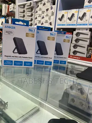  Anker MagGo 5,000mAh Magnetic Power Bank   5,000mAh Capacity 