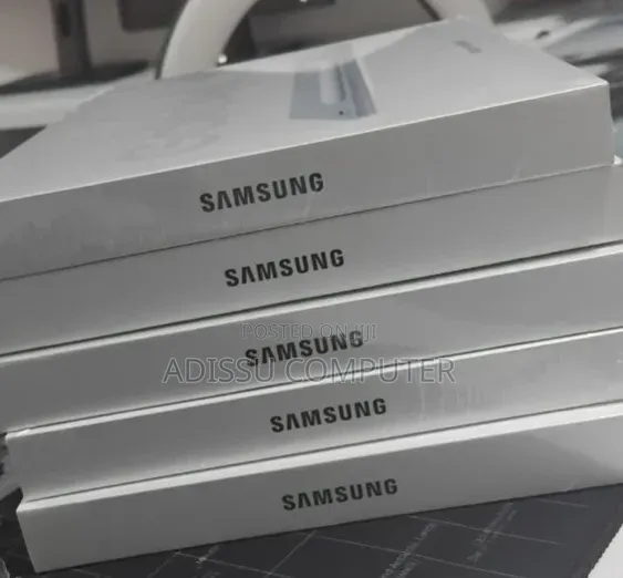 New Laptop Samsung Galaxy Book 2 8GB Intel Core Ultra 7 SSD 128GB