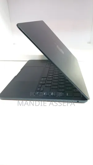 New Laptop Apple MacBook Air 2022 M2 8GB Apple M2 SSD 256GB