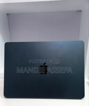 New Laptop Apple MacBook Air 2022 M2 8GB Apple M2 SSD 256GB
