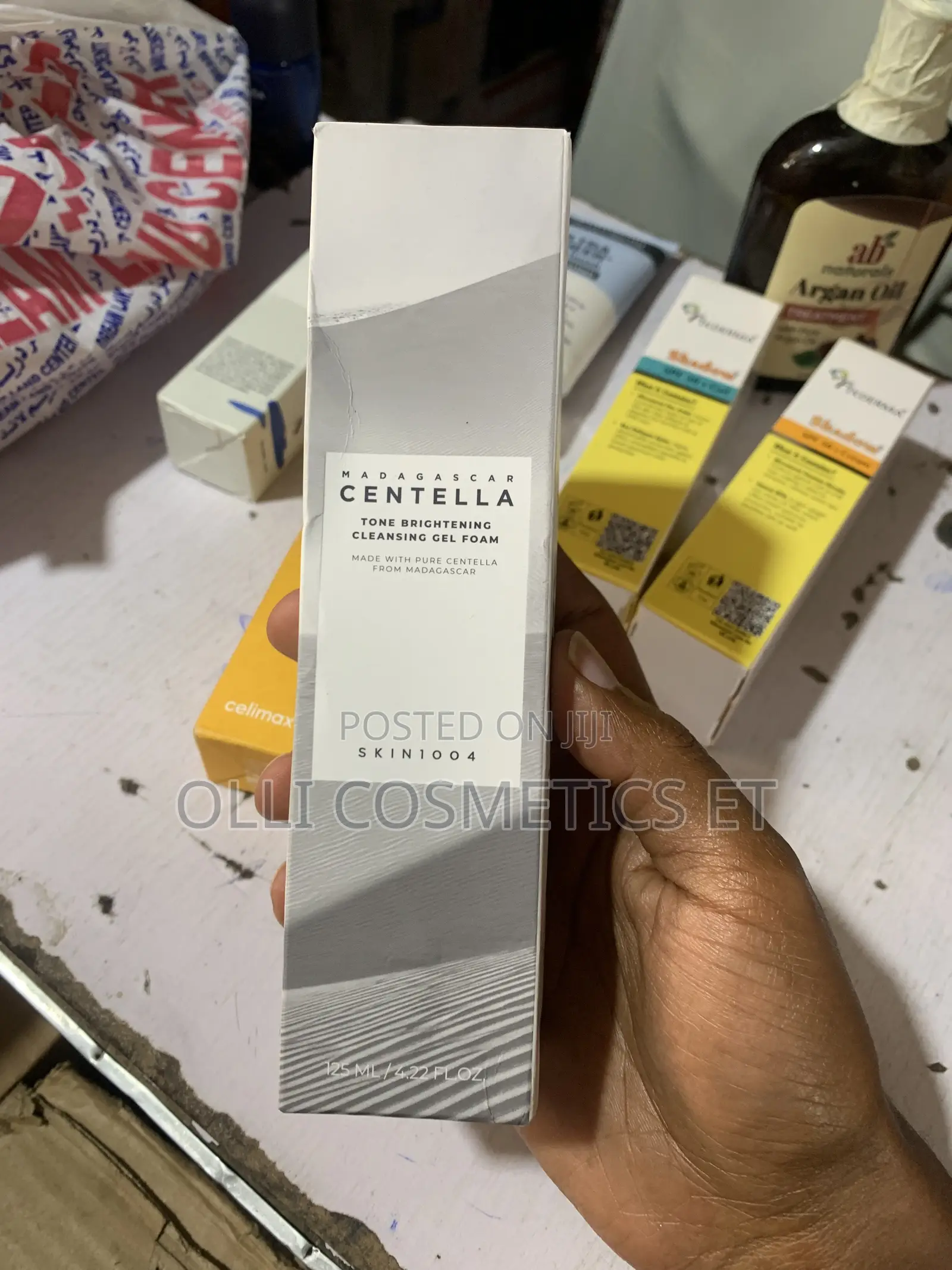 Skin1004 Madagascar Centella Tone Brightening Cleansing Gel Foam