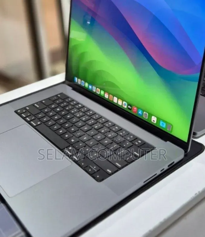 New Laptop Apple MacBook Pro 2021 M1 64GB Apple M1 SSD 1T