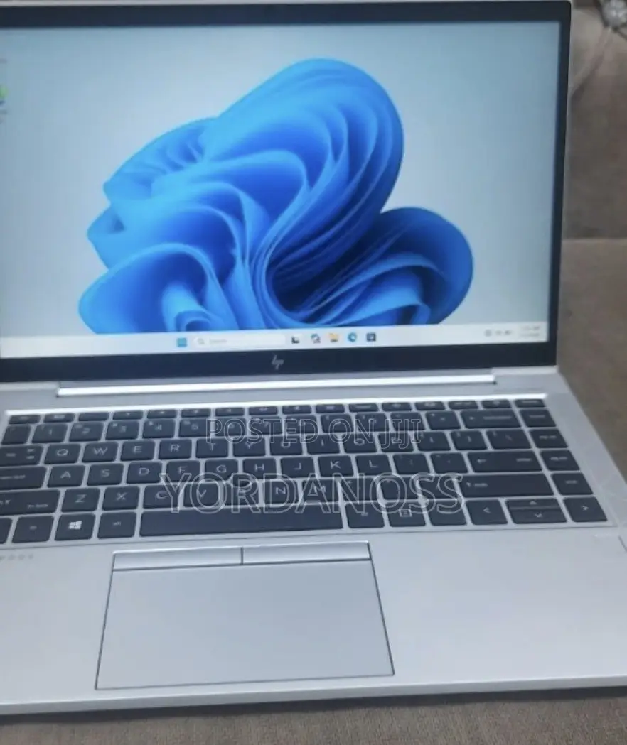 New Laptop HP EliteBook 840 G9 16GB Intel Core i5 SSD 512GB