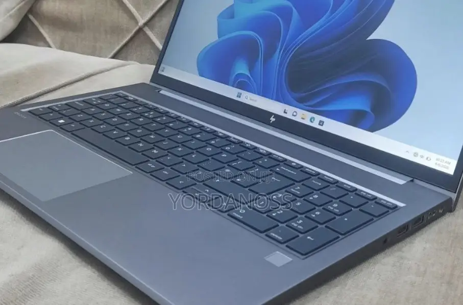 New Laptop HP ZBook Power G9 i7 16GB Intel Core i7 SSD 1T