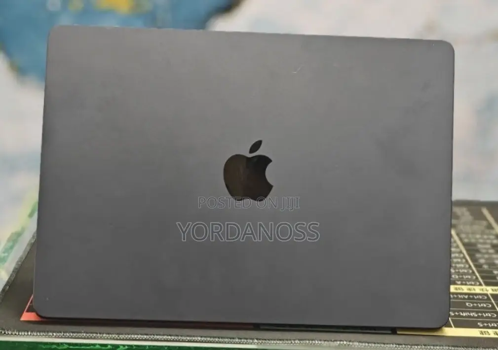 New Laptop Apple MacBook Air 2022 M2 8GB Apple M2 SSD 512GB