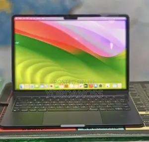 New Laptop Apple MacBook Air 2022 M2 8GB Apple M2 SSD 512GB