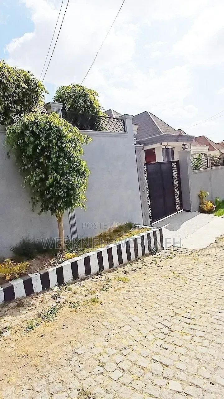 Furnished 6bdrm House in የግል, Bole for sale