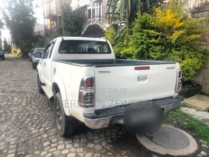 Toyota Hilux 2008 White