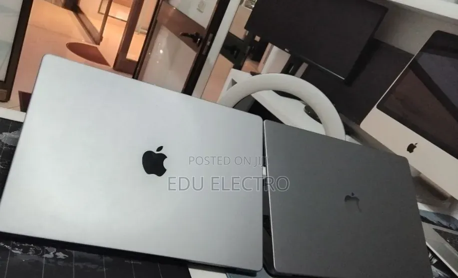New Laptop Apple MacBook Pro 2021 M1 Max 32GB Apple M1 Max SSD 1T