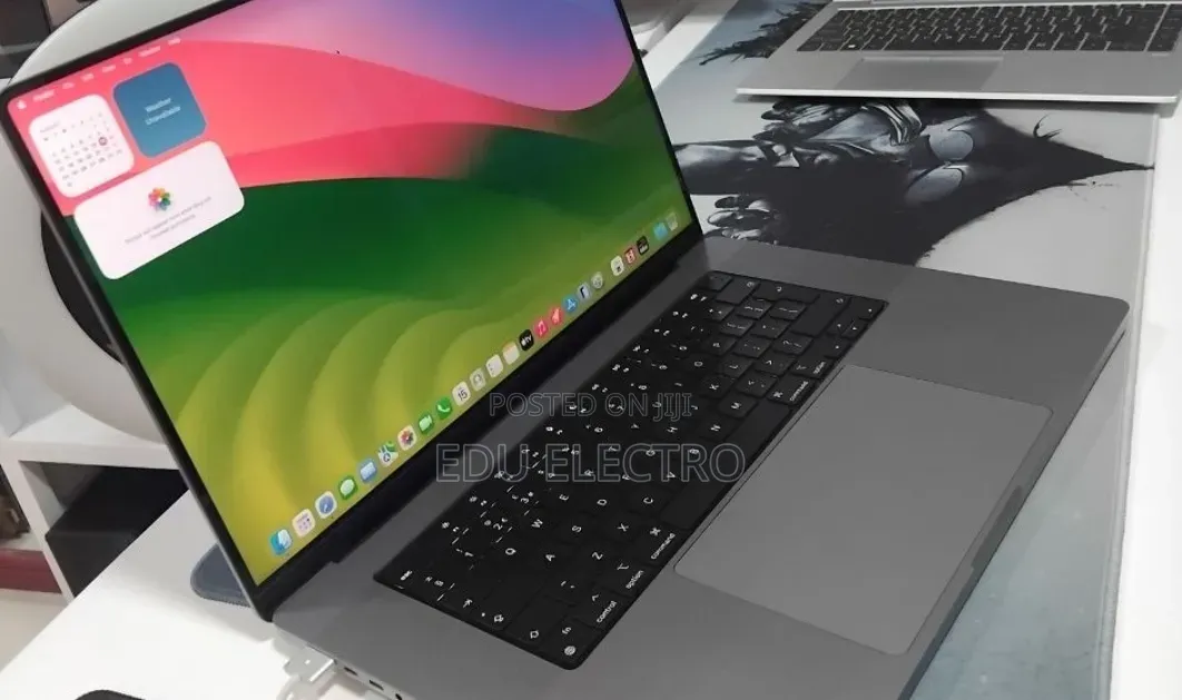 New Laptop Apple MacBook Pro 2021 M1 Max 32GB Apple M1 Max SSD 1T