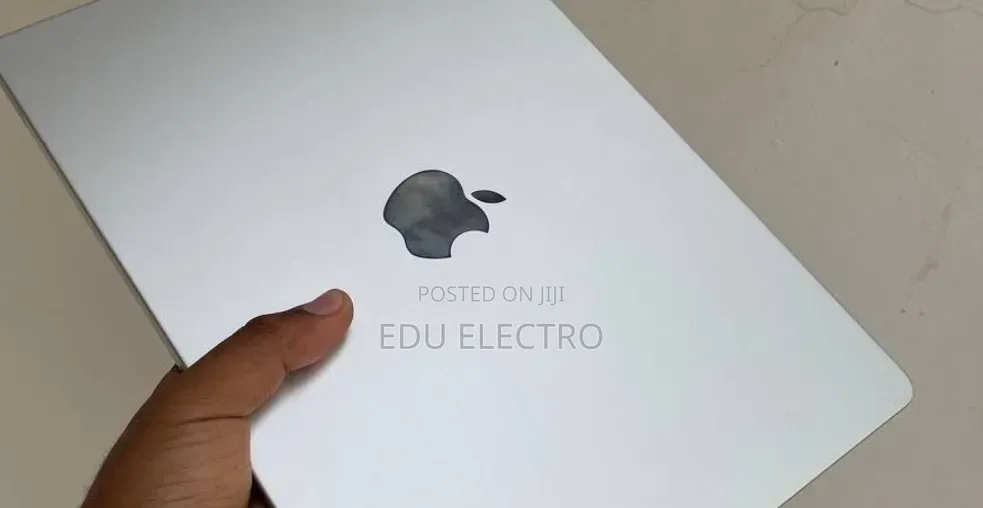 New Laptop Apple MacBook Pro 2024 M4 16GB Apple M4 Pro SSD 512GB