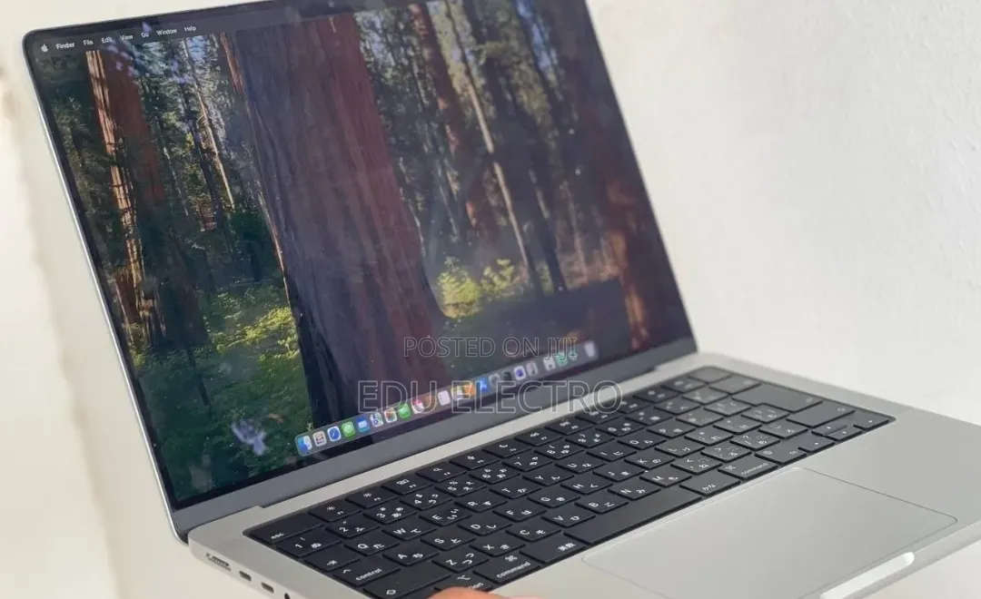 New Laptop Apple MacBook Pro 2024 M4 16GB Apple M4 Pro SSD 512GB