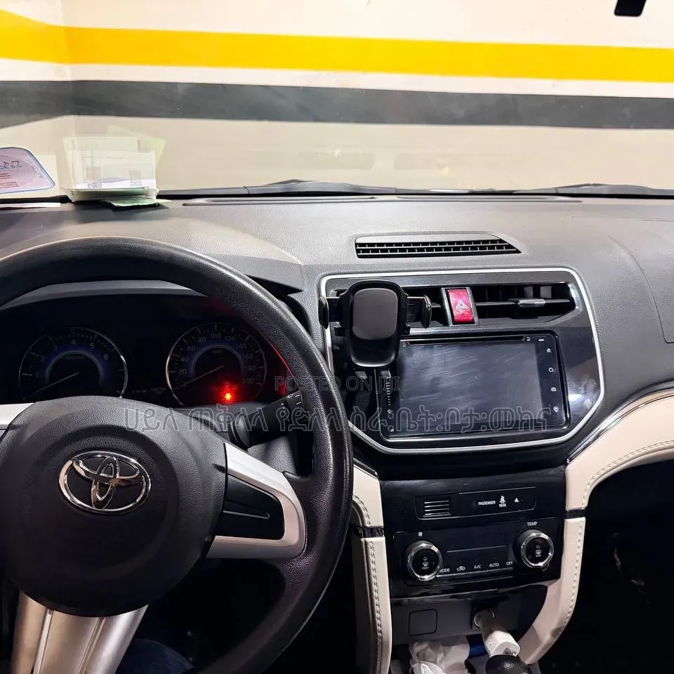 Toyota Rush 2018 Pink