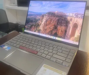 New Laptop Asus Zenbook 14 16GB Intel Core i7 SSD 512GB