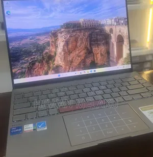New Laptop Asus Zenbook 14 16GB Intel Core i7 SSD 512GB