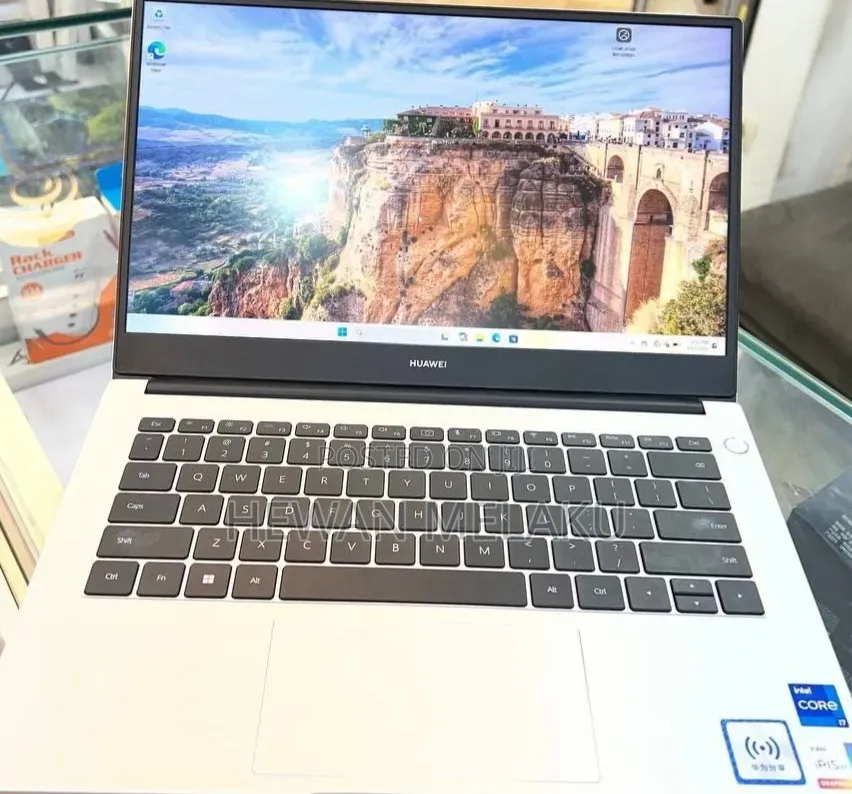 New Laptop Huawei 16GB Intel Core i7 SSD 512GB