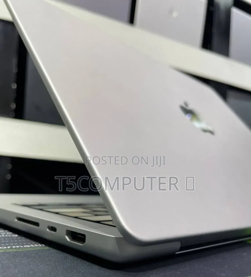 New Laptop Apple MacBook Pro 2021 M1 16GB Apple M1 SSD 512GB