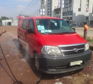 Toyota HiAce 2009 Yellow
