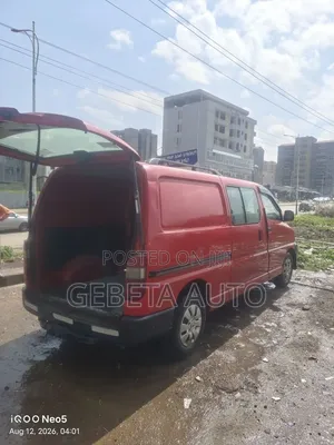 Toyota HiAce 2009 Yellow