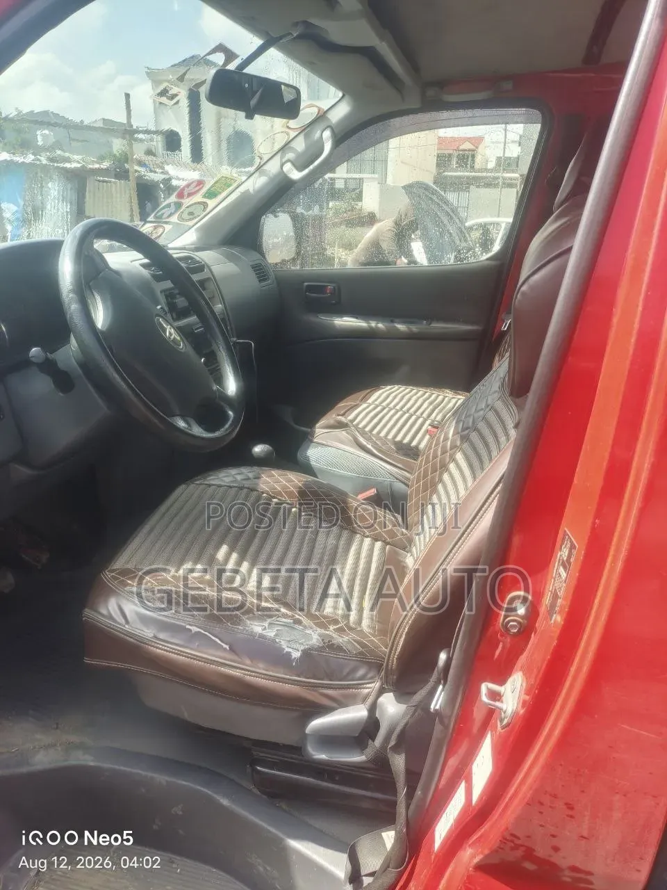 Toyota HiAce 2009 Yellow
