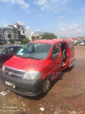 Toyota HiAce 2009 Yellow