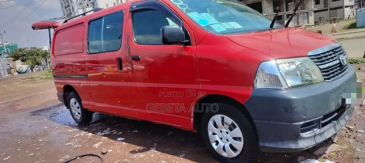 Toyota HiAce 2009 Yellow