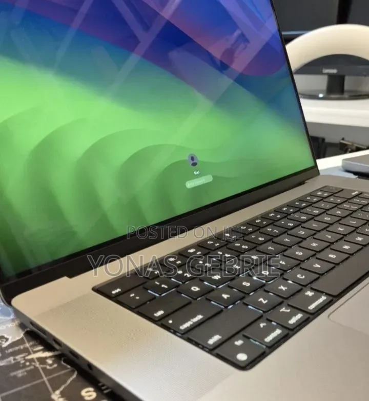 New Laptop Apple MacBook 64GB Apple M1 SSD 1T
