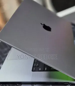 New Laptop Apple MacBook 64GB Apple M1 SSD 1T