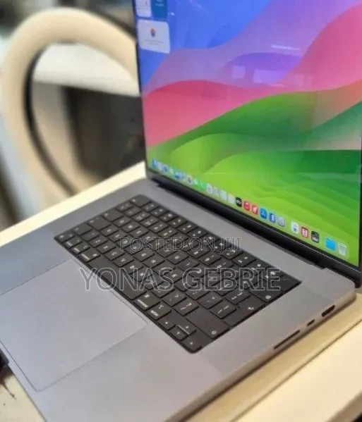 New Laptop Apple MacBook 64GB Apple M1 SSD 1T